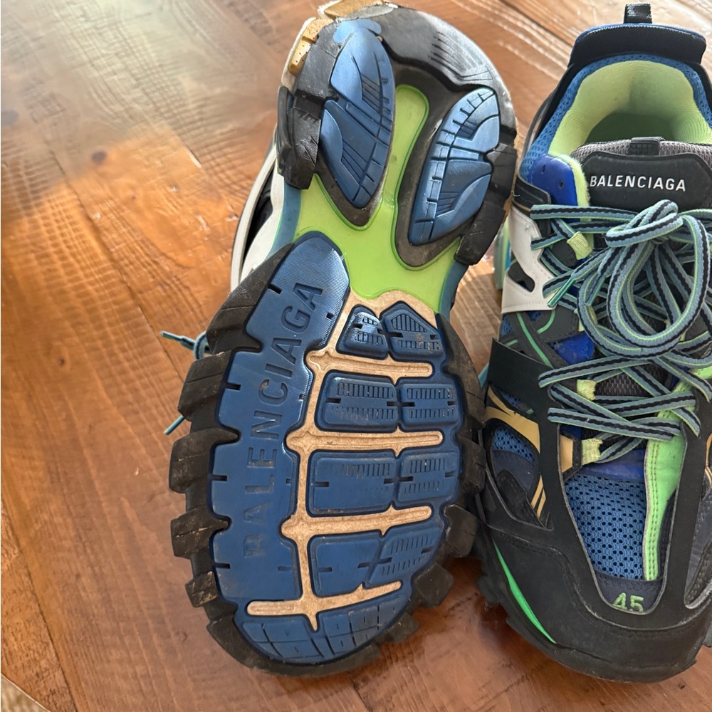 Balenciaga Men’s Tennis Shoes - Picture 3 of 4